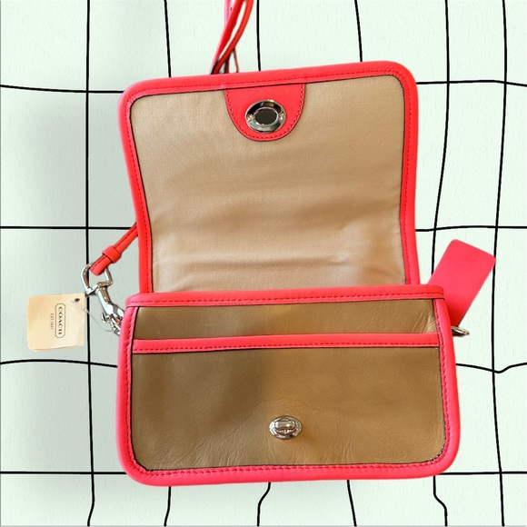 Coach Archive Crossbody - Picture 3 of 9